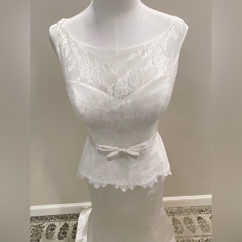 Chic White Sleeveless Gown - Picture 8 of 11